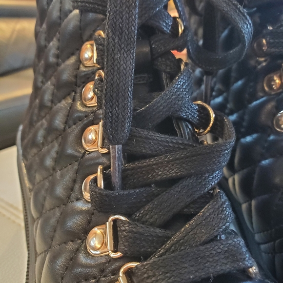 Forever 21 laced up combat boots - Picture 6 of 10